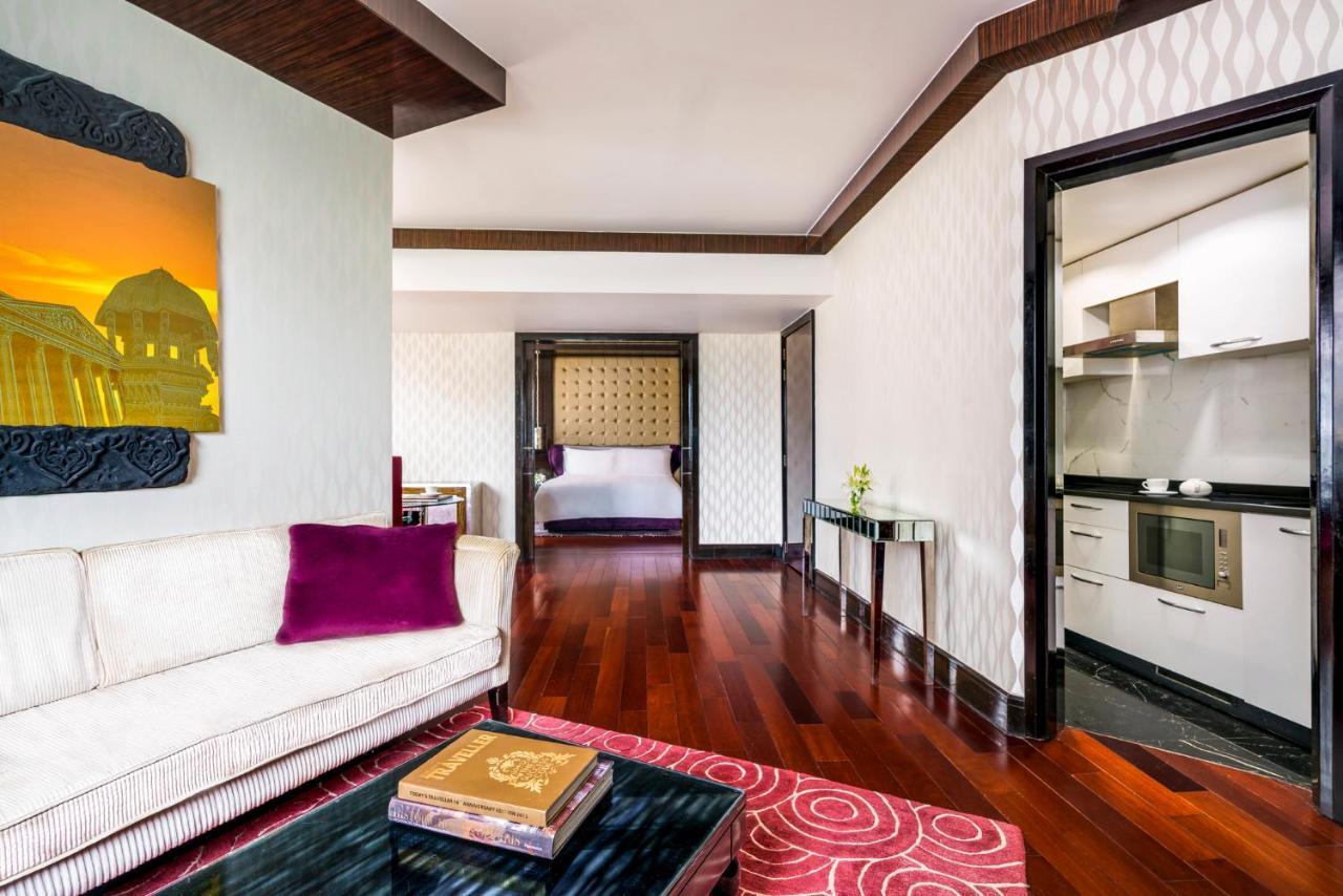 Sofitel Mumbai Bkc Hotel Eksteriør billede A suite at the Taj Mahal Palace, Mumbai