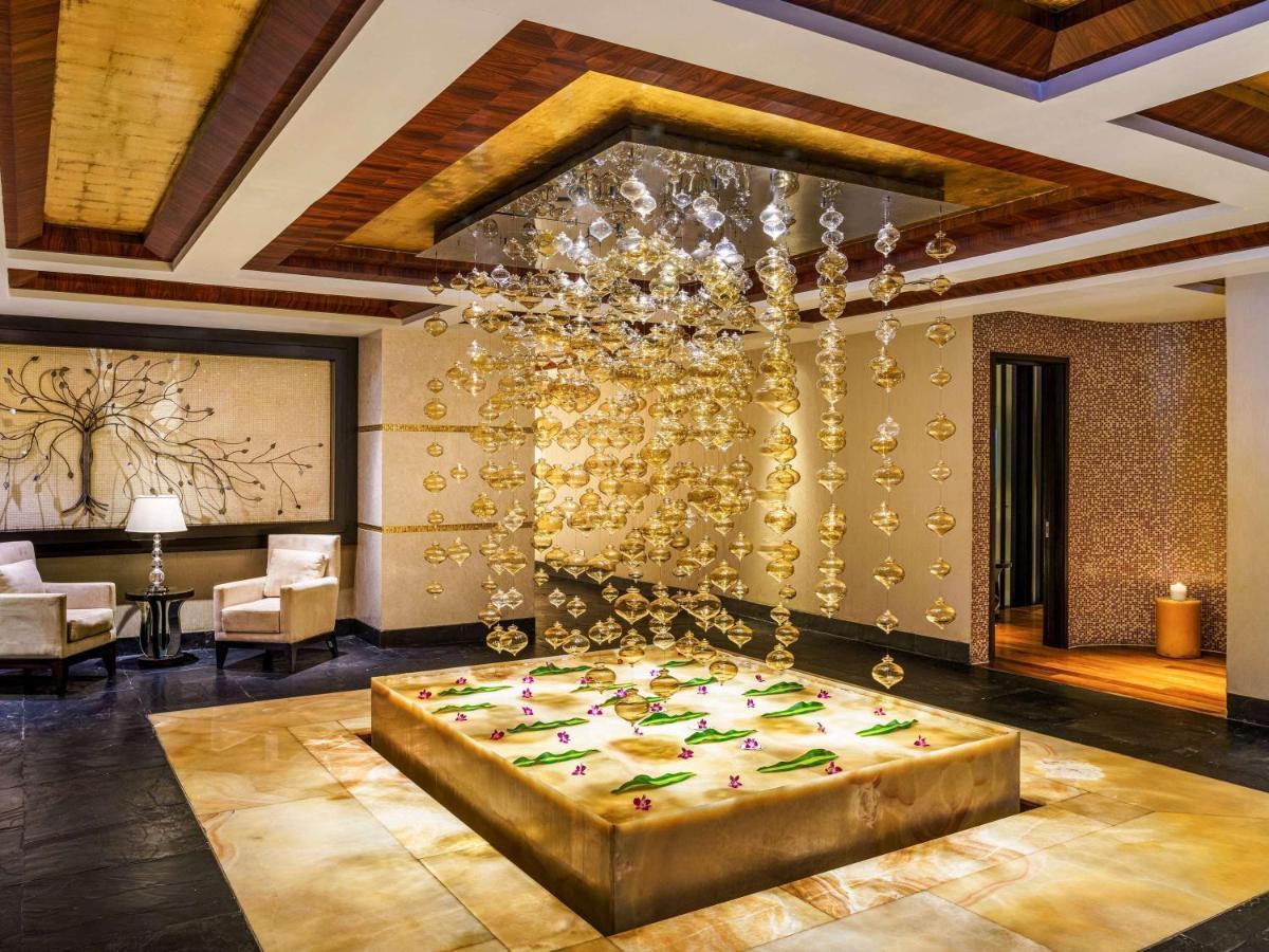 Sofitel Mumbai Bkc Hotel Eksteriør billede The lobby of the Ritz-Carlton, DIFC