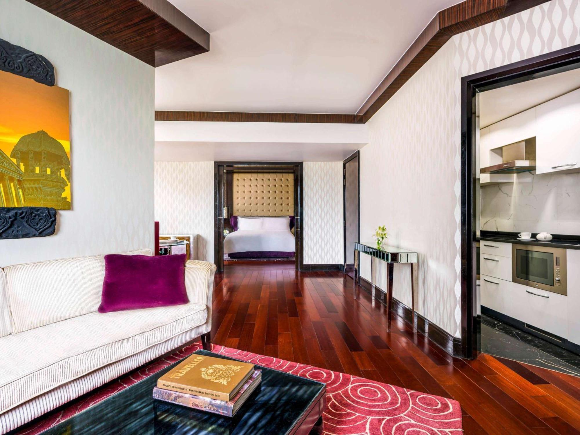 Sofitel Mumbai Bkc Hotel Eksteriør billede A suite at the Taj Mahal Palace, Mumbai